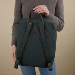 Fjallraven Fjällräven Kånken Unisex Rugzak - Forest Green 18 Fjallraven Fjällräven Kånken Unisex Rugzak - Forest Green -Fjallraven 1200x1200 182