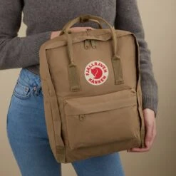 Fjallraven Fjällräven Kånken Unisex Rugzak - Clay 19 Fjallraven Fjällräven Kånken Unisex Rugzak - Clay -Fjallraven 1200x1200 220