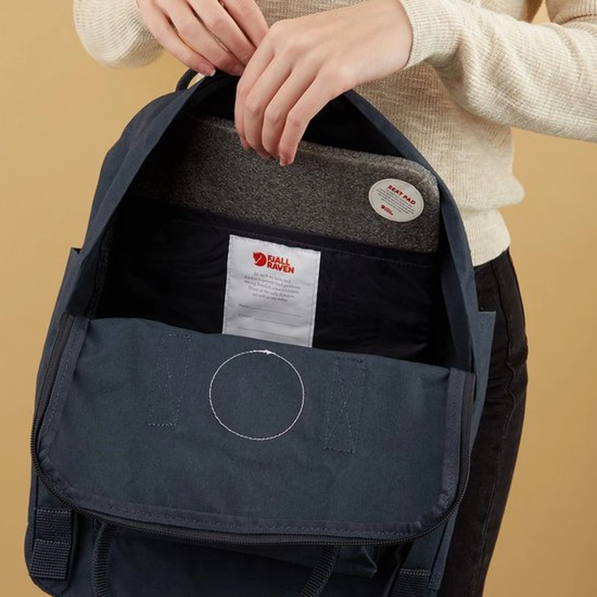 Fjallraven Fjällräven Kånken Unisex Rugzak - Navy 13 Fjallraven Fjällräven Kånken Unisex Rugzak - Navy - Afbeelding 12