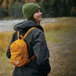 Rugzak Fjallraven Vardag Mini Deep Forest 17 Rugzak Fjallraven Vardag Mini Deep Forest -Fjallraven 8 Mood FW20 Daniel Blom Daypacks Nordingra DSC3044 EXP 2023 06 01 5