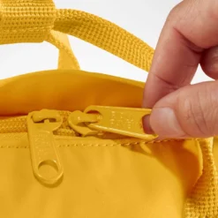 Fjallraven Rugzak Fjällräven Kånken Mini Peach Sand-Terracotta Brown 19 Fjallraven Rugzak Fjällräven Kånken Mini Peach Sand-Terracotta Brown -Fjallraven Kanken Mini 23561 141 F DETAIL FJR 3